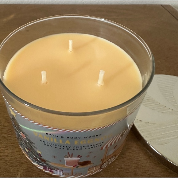 NEW Bath & Body Works VANILLA EGGNOG 3 wick candle NEW - Picture 2 of 3